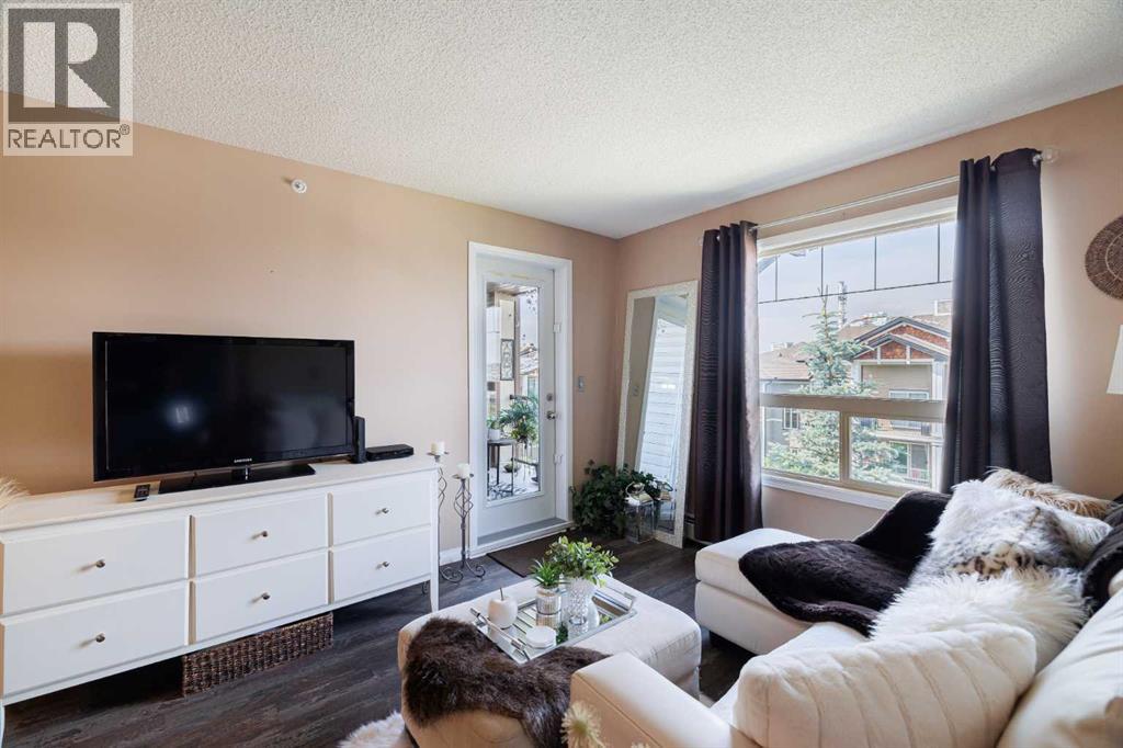 Photo 11 of 3418 60 Panatella Street Nw, Calgary AB