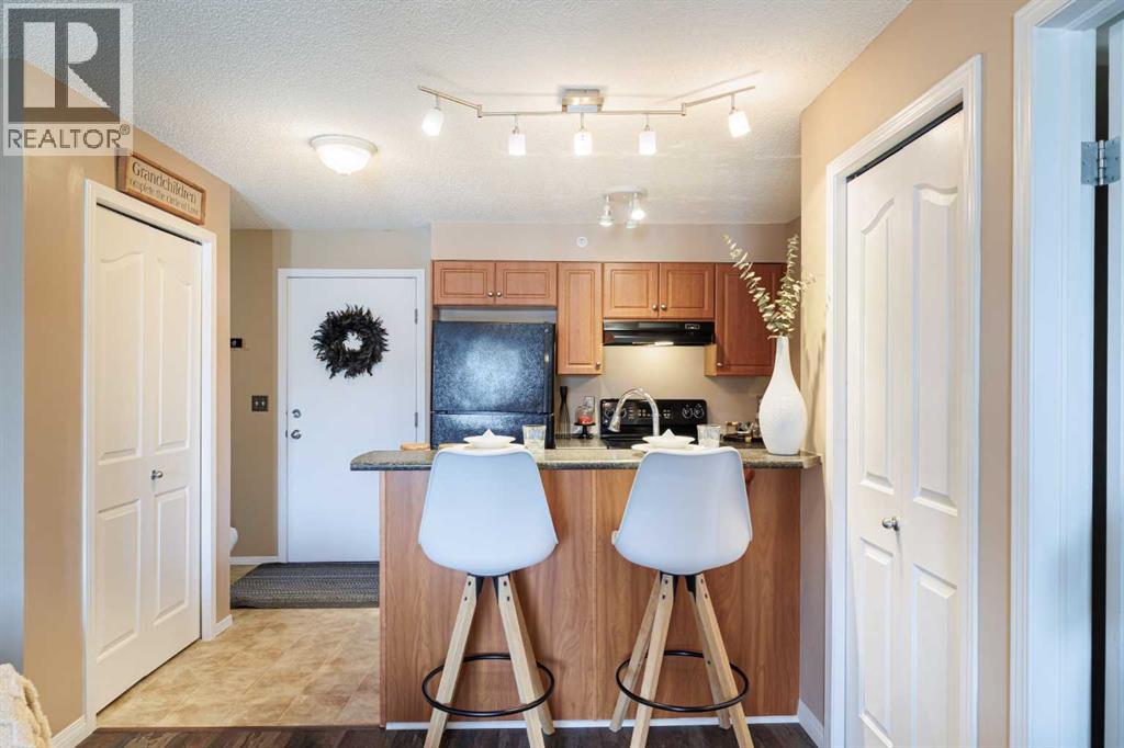 Photo 7 of 3418 60 Panatella Street Nw, Calgary AB