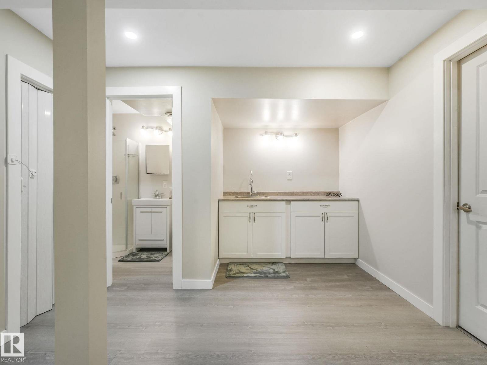 Photo 43 of 6407 174 Av Nw, Edmonton AB