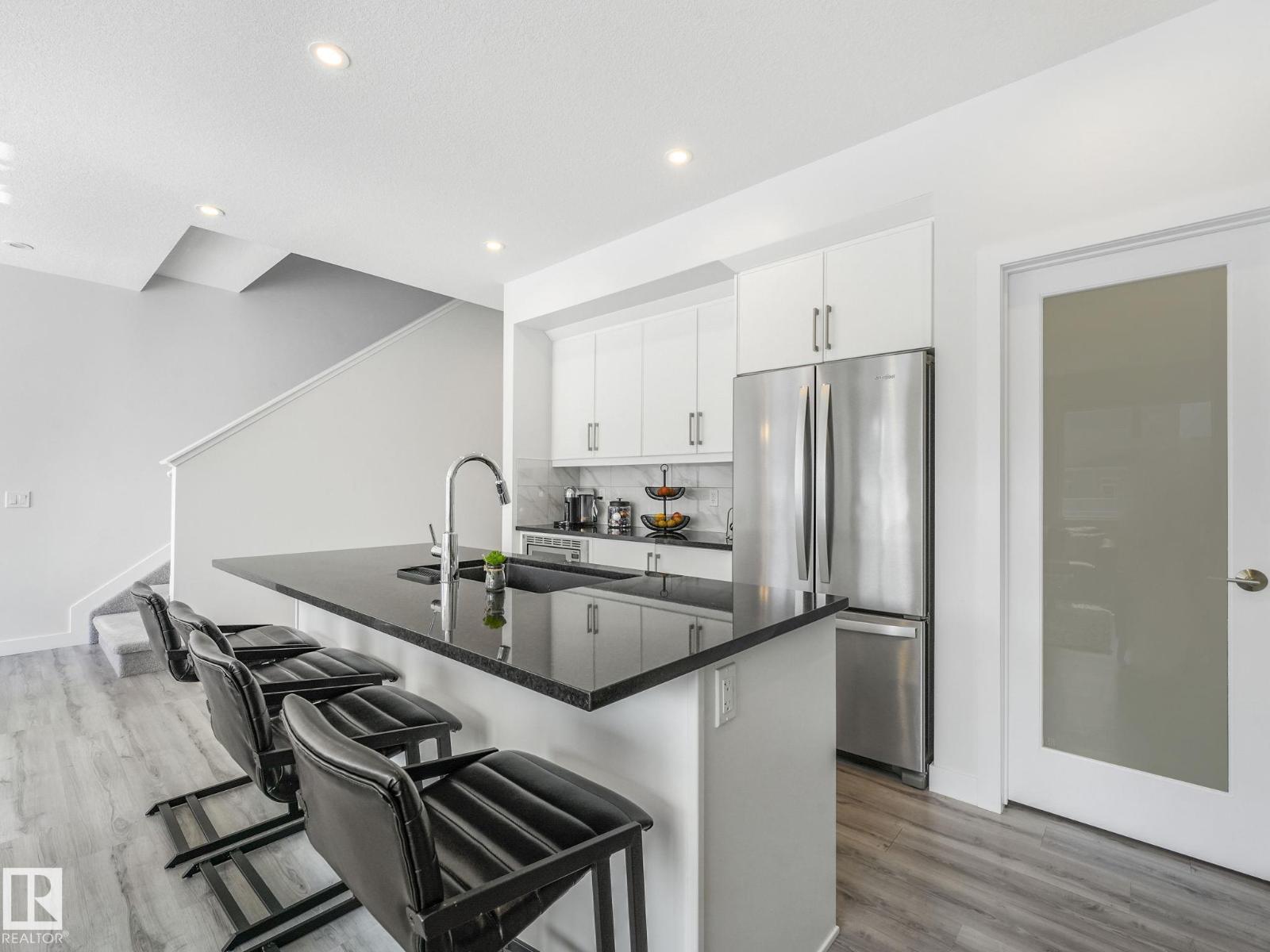 Photo 7 of 6407 174 Av Nw, Edmonton AB
