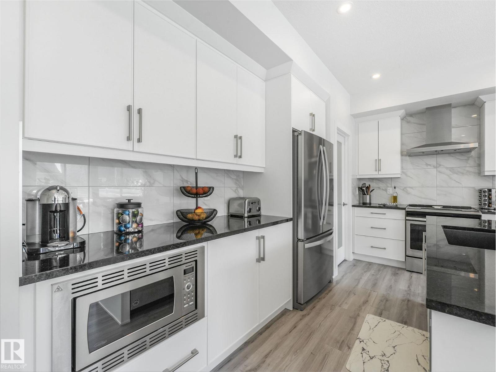 Photo 5 of 6407 174 Av Nw, Edmonton AB