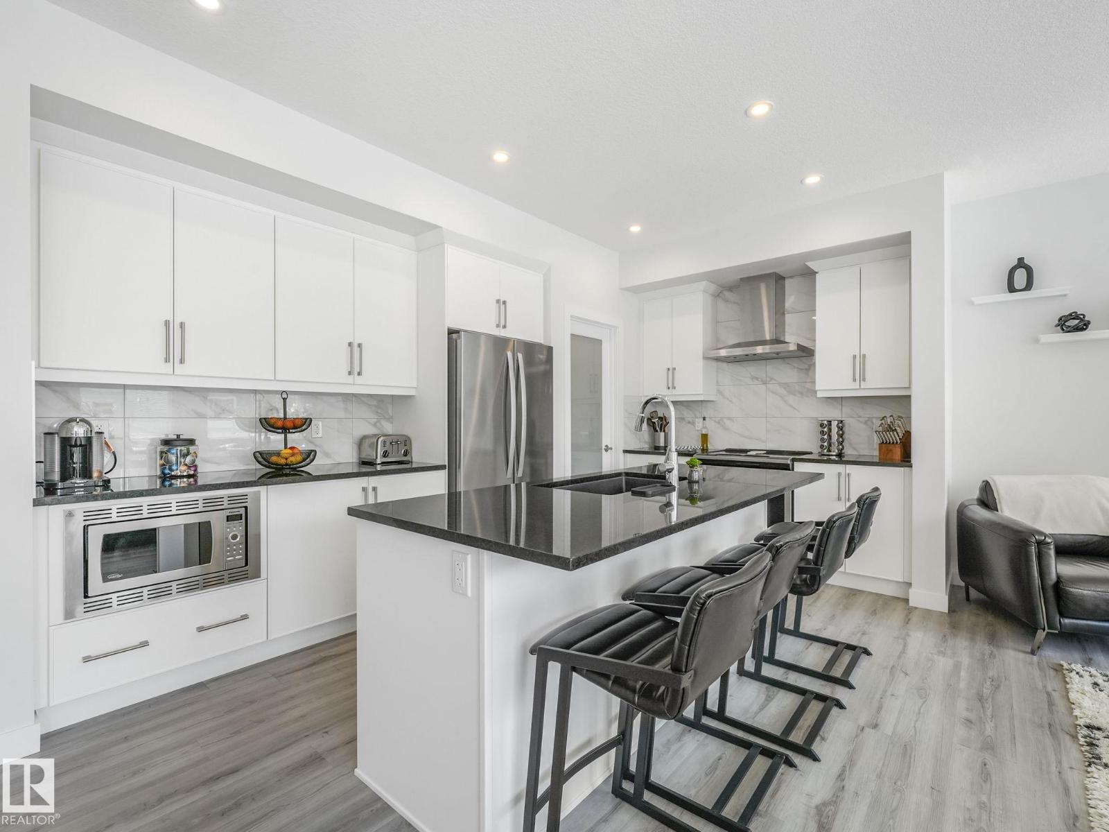 Photo 4 of 6407 174 Av Nw, Edmonton AB