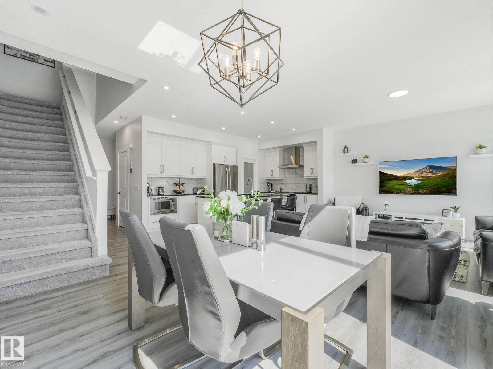 Photo 13 of 6407 174 Av Nw, Edmonton AB
