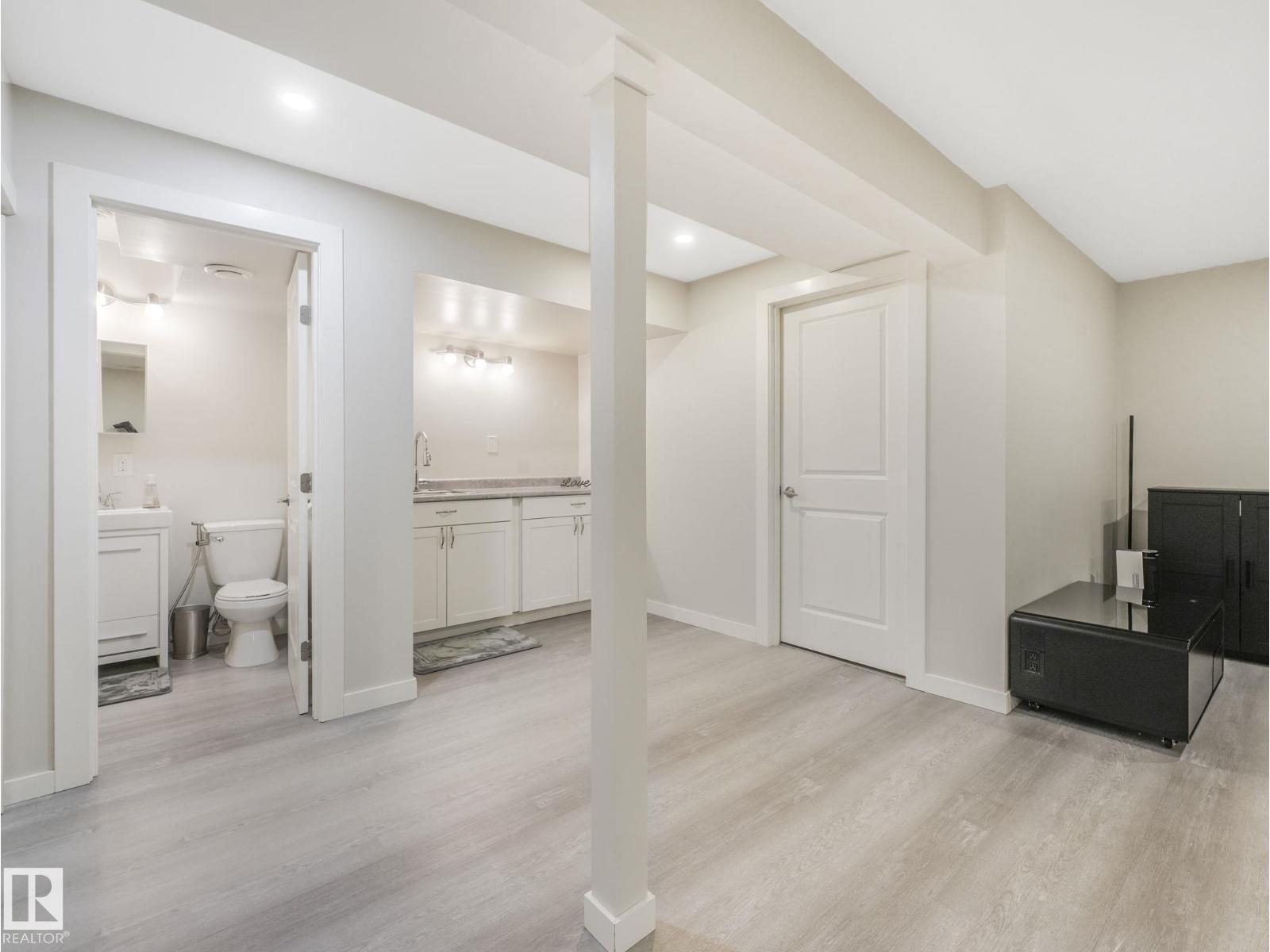 Photo 42 of 6407 174 Av Nw, Edmonton AB