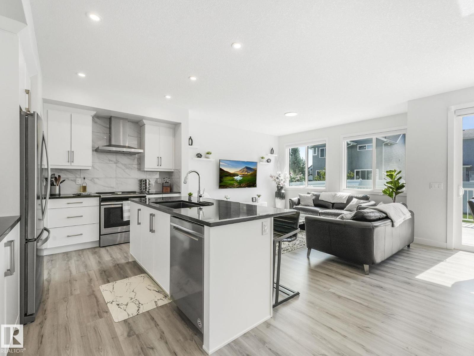 Photo 3 of 6407 174 Av Nw, Edmonton AB