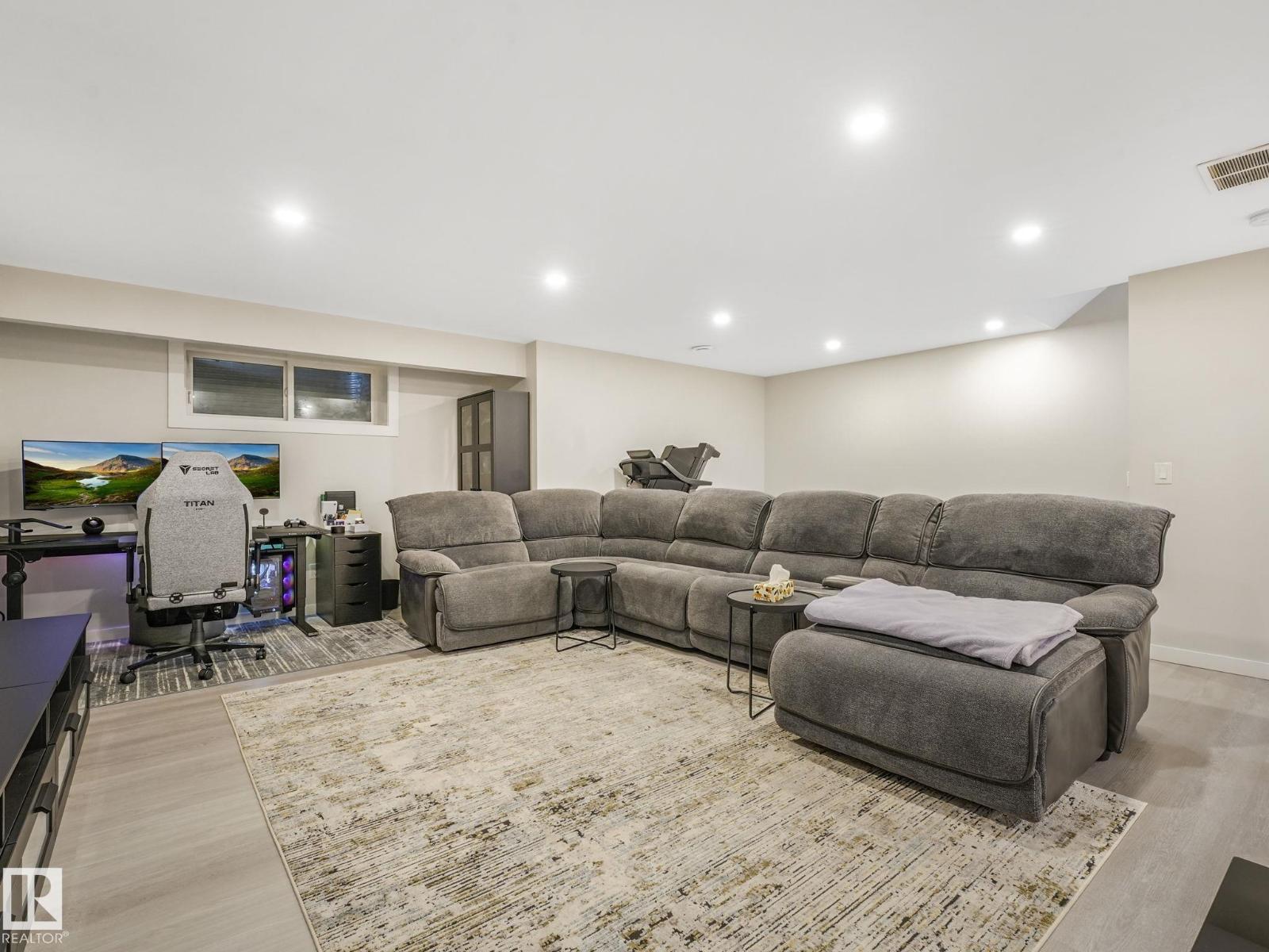 Photo 40 of 6407 174 Av Nw, Edmonton AB