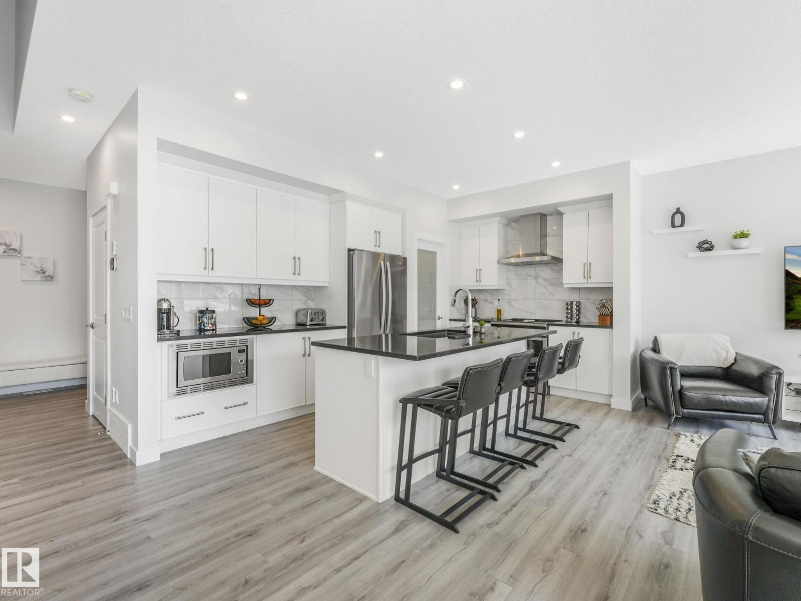 Photo 8 of 6407 174 Av Nw, Edmonton AB