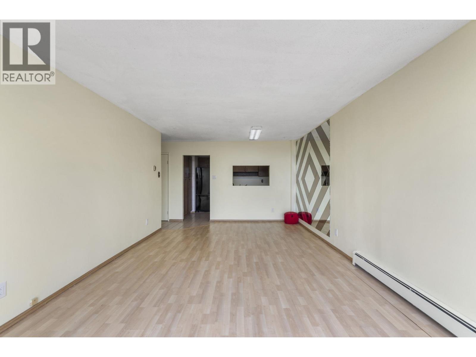 Photo 4 of 1702 9280 Salish Court, Burnaby BC