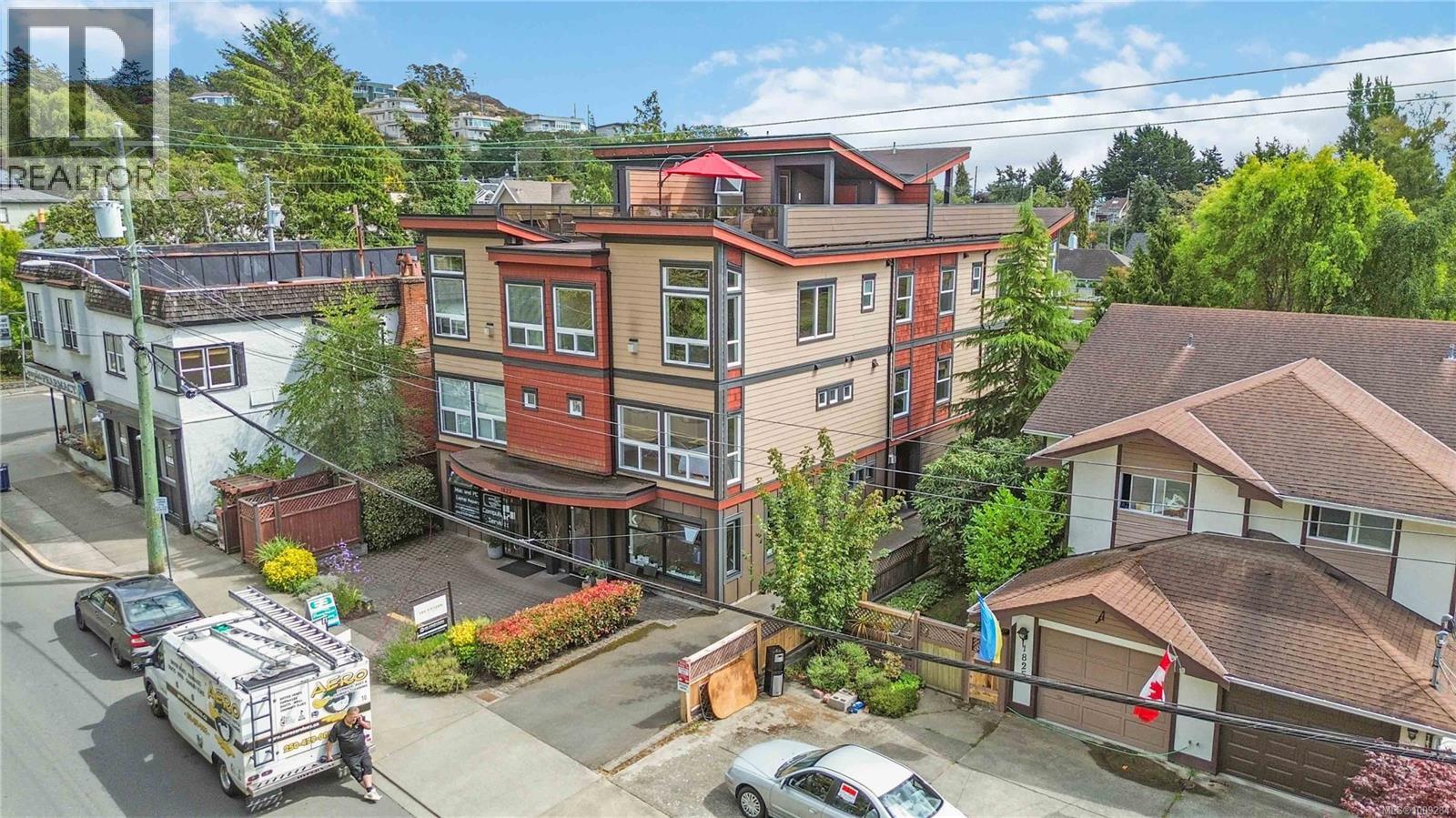 Photo 55 of 4 1827 Fairfield Rd, Victoria BC