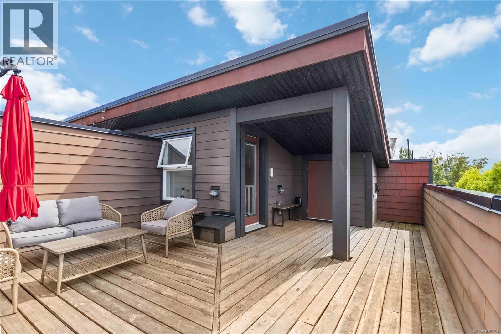 Photo 29 of 4 1827 Fairfield Rd, Victoria BC