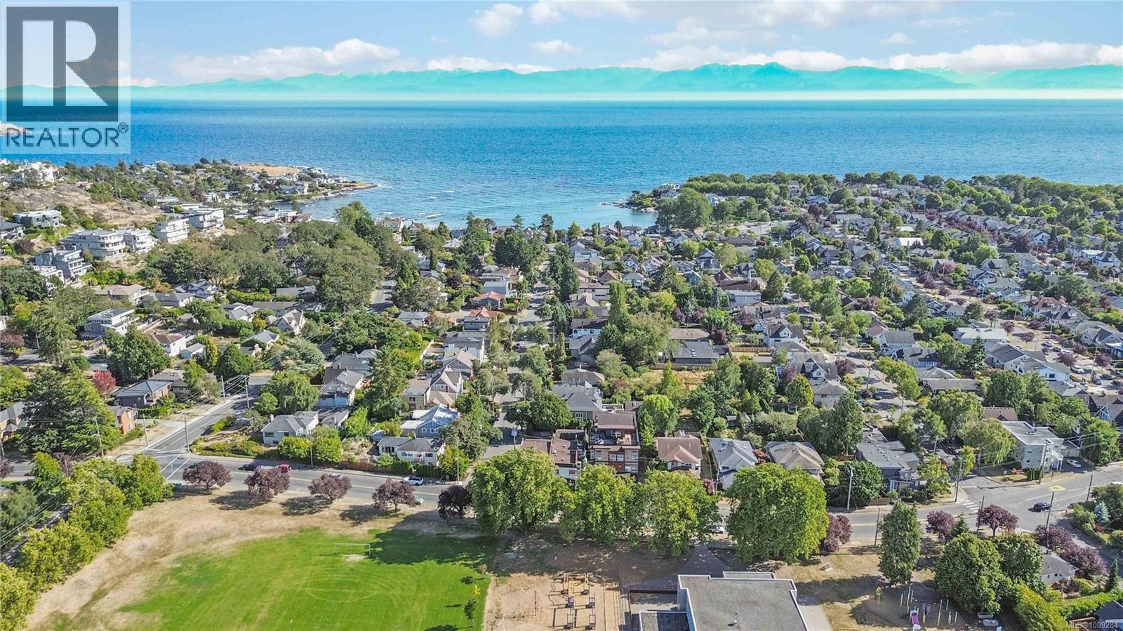 Photo 1 of 4 1827 Fairfield Rd, Victoria BC