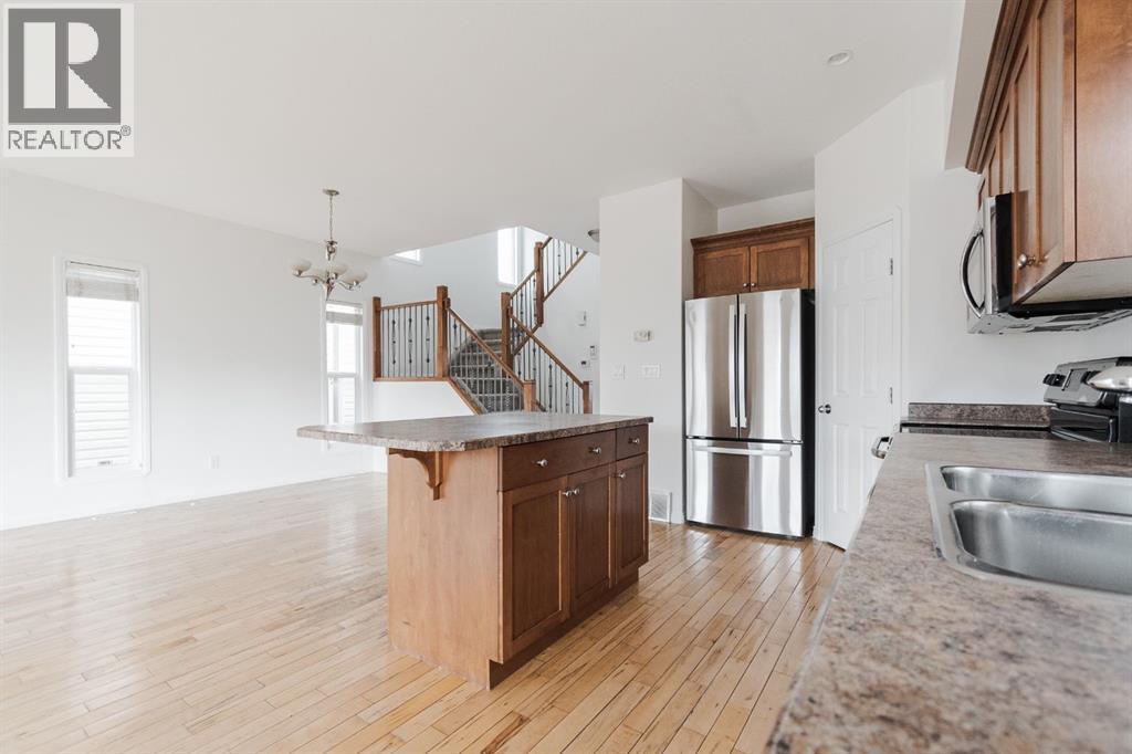 Photo 10 of 254 Rattlepan Creek Crescent, Fort Mcmurray AB