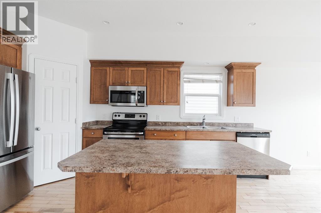 Photo 7 of 254 Rattlepan Creek Crescent, Fort Mcmurray AB