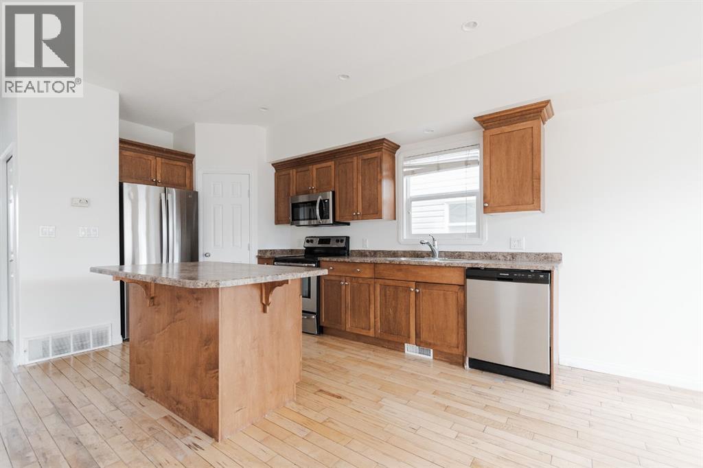 Photo 9 of 254 Rattlepan Creek Crescent, Fort Mcmurray AB