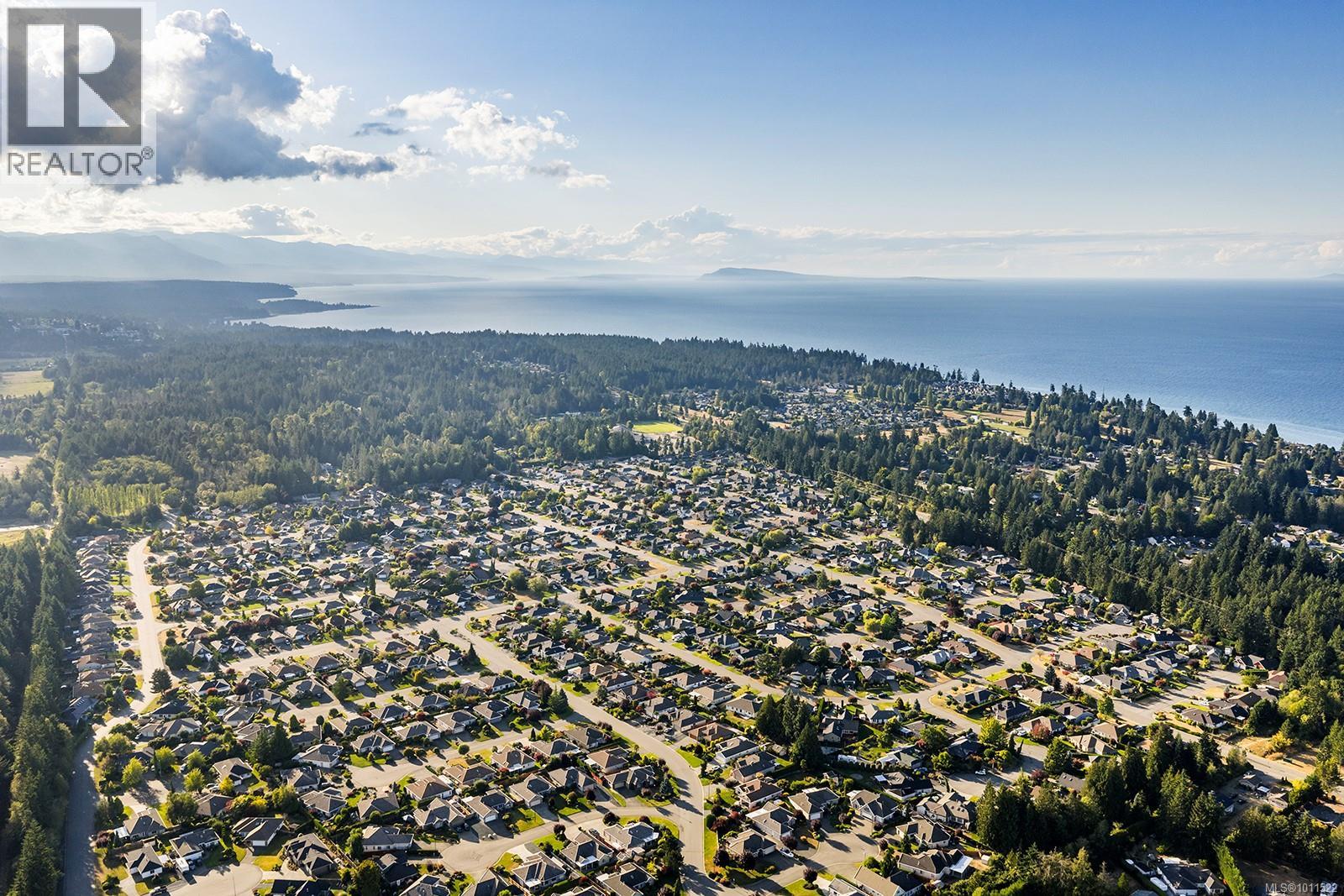 Photo 43 of 1064 Miraloma Dr, Qualicum Beach BC