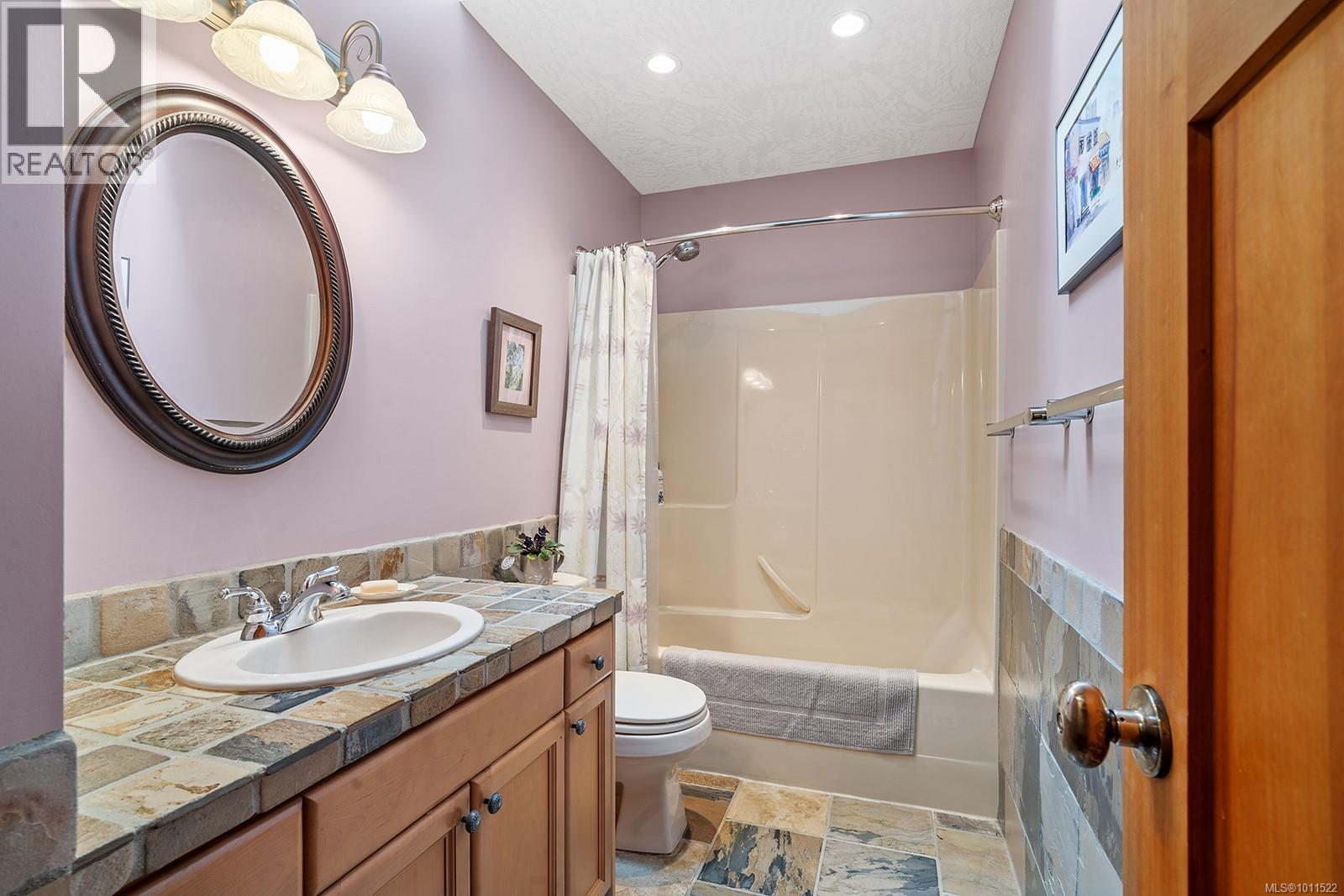 Photo 28 of 1064 Miraloma Dr, Qualicum Beach BC