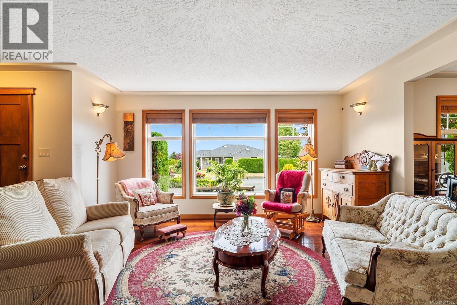 Photo 15 of 1064 Miraloma Dr, Qualicum Beach BC