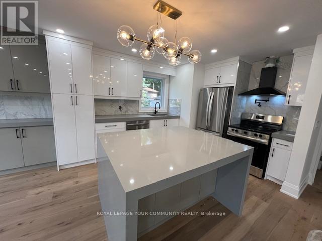Photo 1 of Main 12 Kemano Road, Aurora ON
