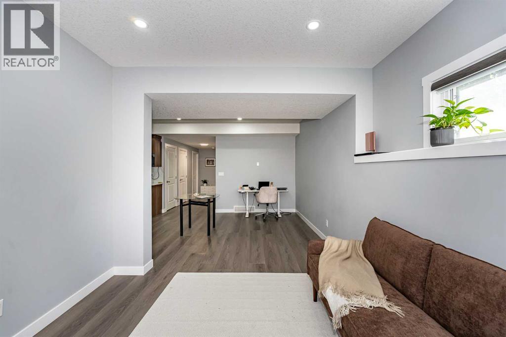 Photo 29 of 74 Carringvue Drive Nw, Calgary AB