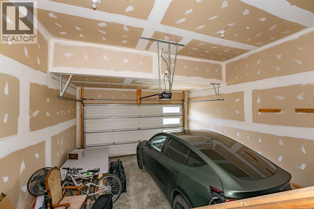 Photo 9 of 74 Carringvue Drive Nw, Calgary AB