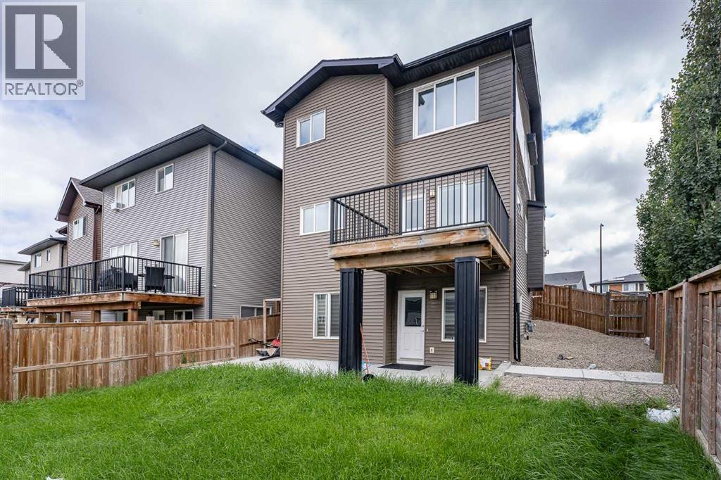 Photo 4 of 74 Carringvue Drive Nw, Calgary AB
