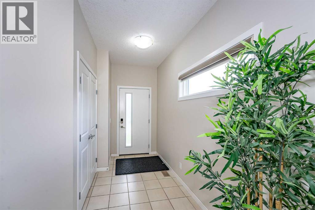 Photo 7 of 74 Carringvue Drive Nw, Calgary AB