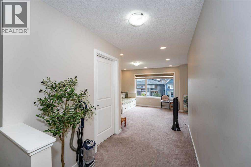 Photo 23 of 74 Carringvue Drive Nw, Calgary AB