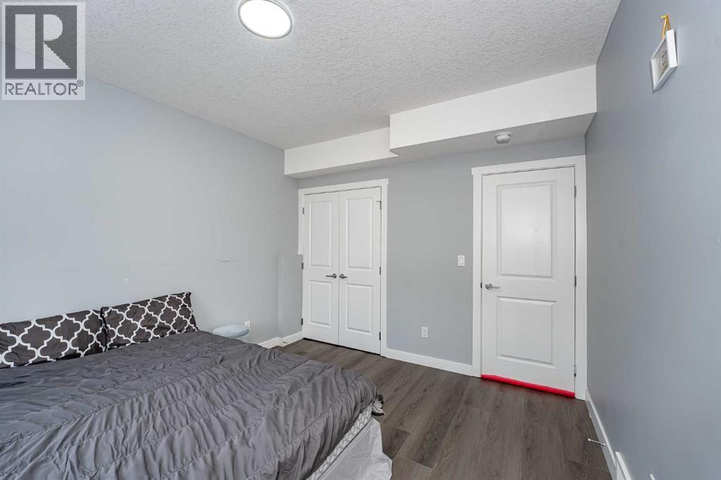 Photo 33 of 74 Carringvue Drive Nw, Calgary AB