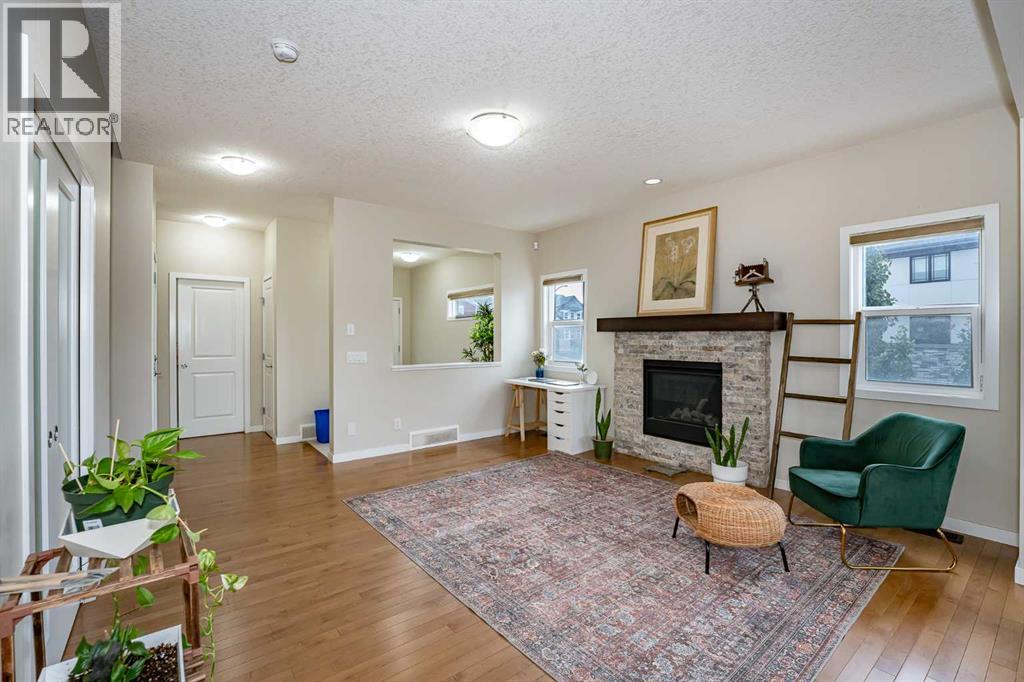 Photo 13 of 74 Carringvue Drive Nw, Calgary AB