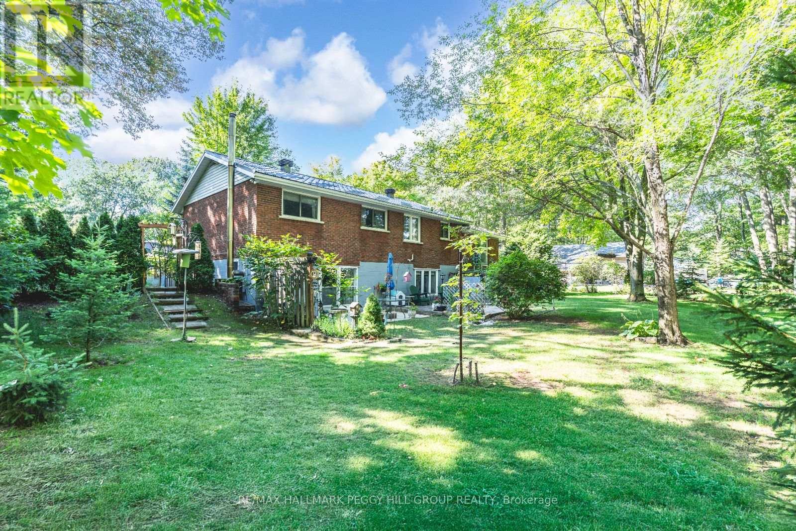 Photo 15 of 82 Helena Street, Wasaga Beach ON
