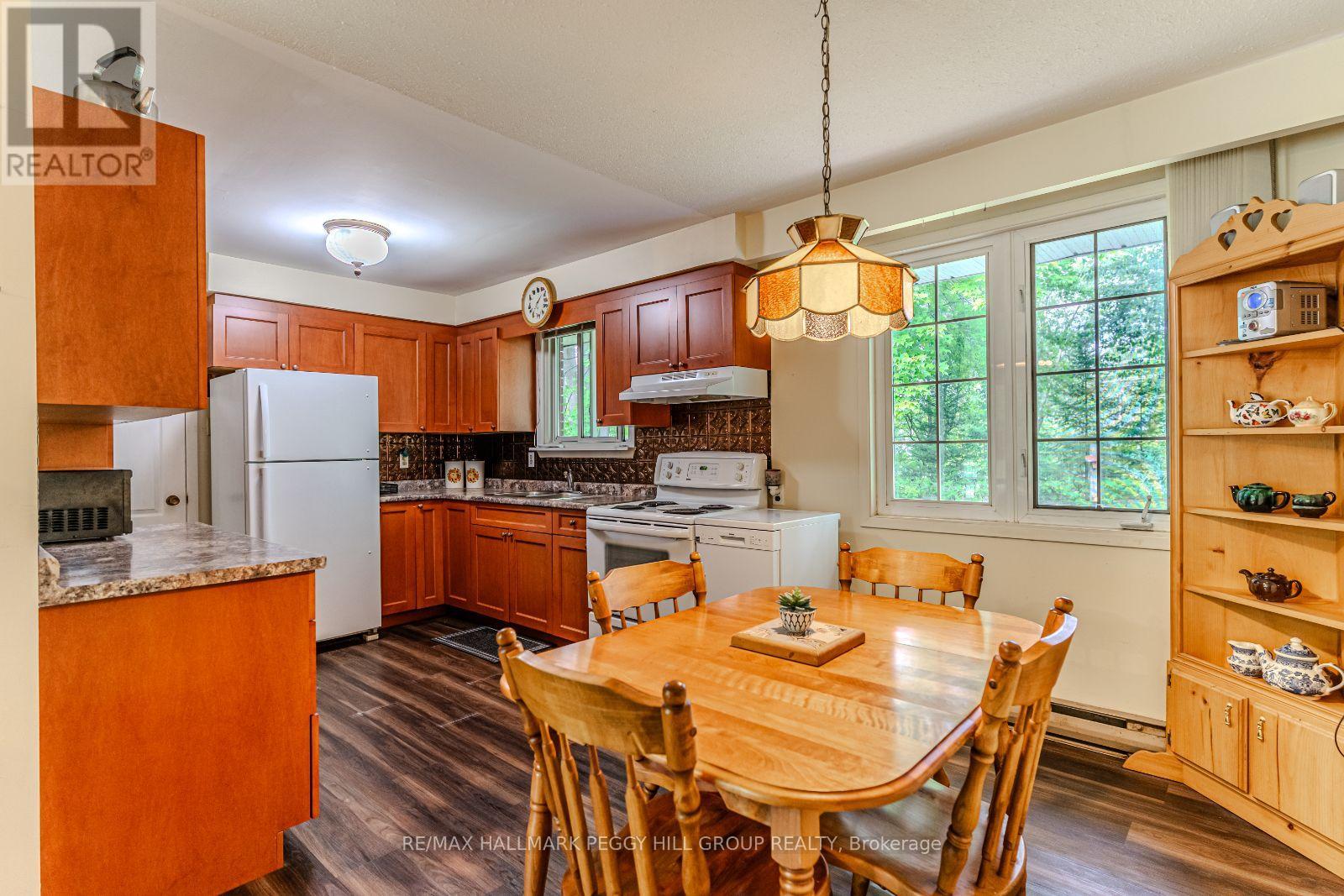 Photo 4 of 82 Helena Street, Wasaga Beach ON