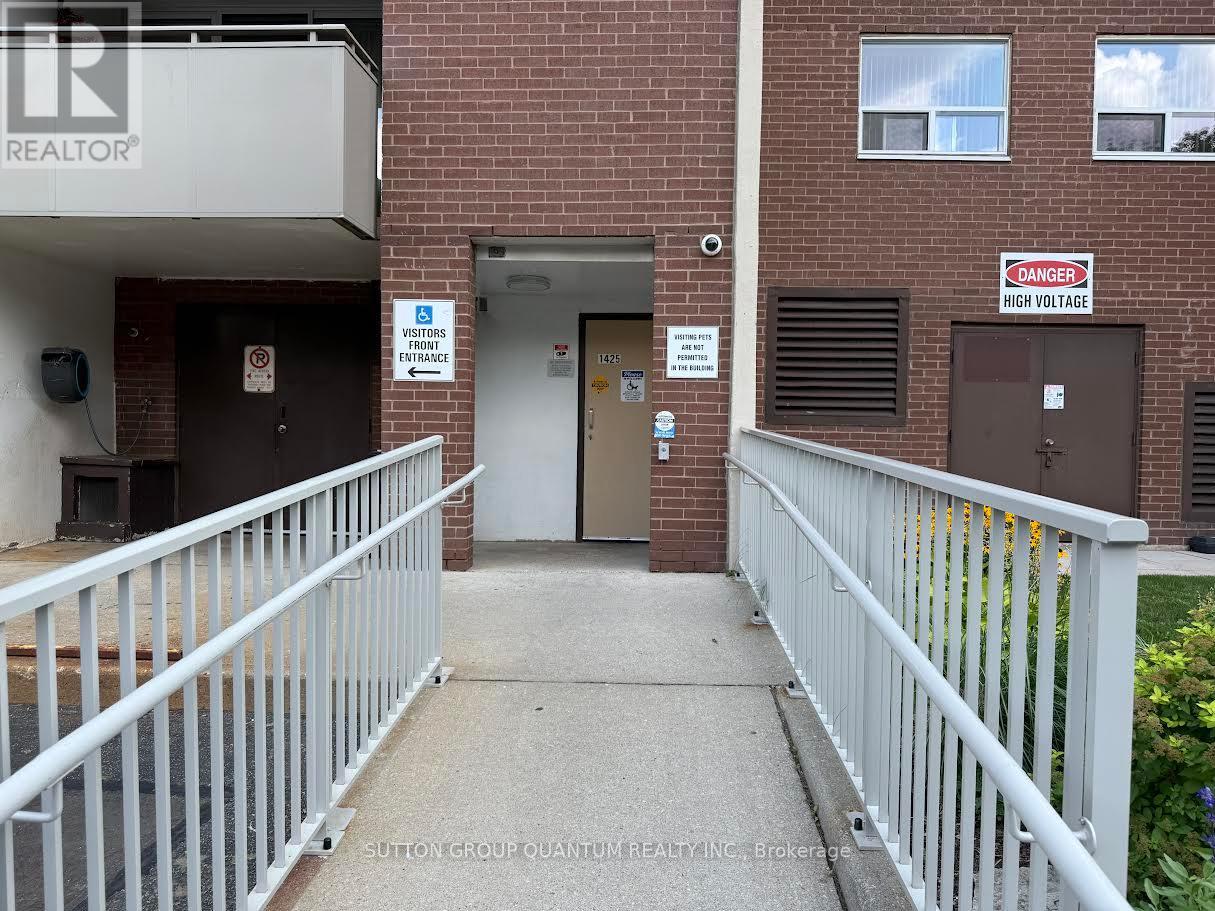 Photo 6 of 706 1425 Ghent Avenue, Burlington ON