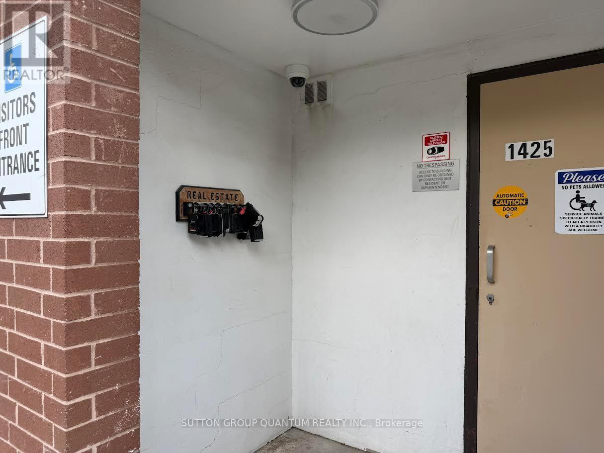 Photo 7 of 706 1425 Ghent Avenue, Burlington ON