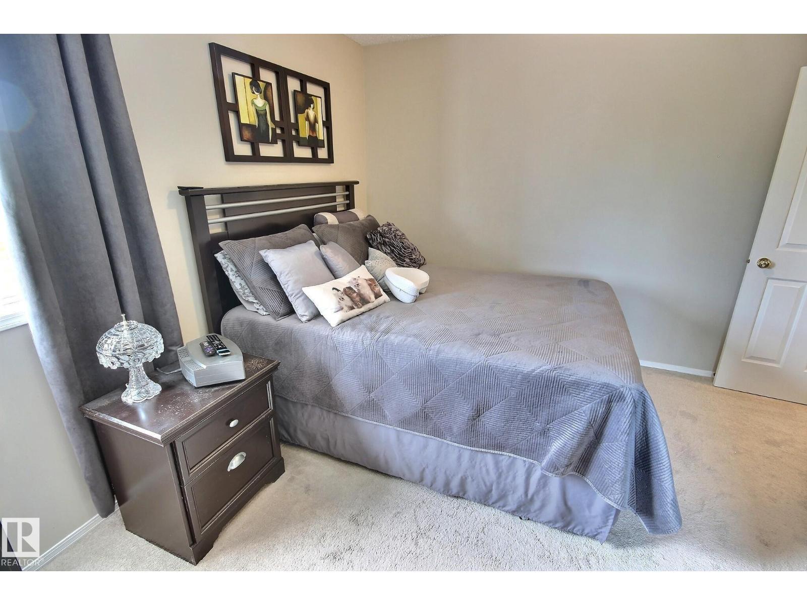 Photo 16 of 428 Rainbow Cr, Sherwood Park AB