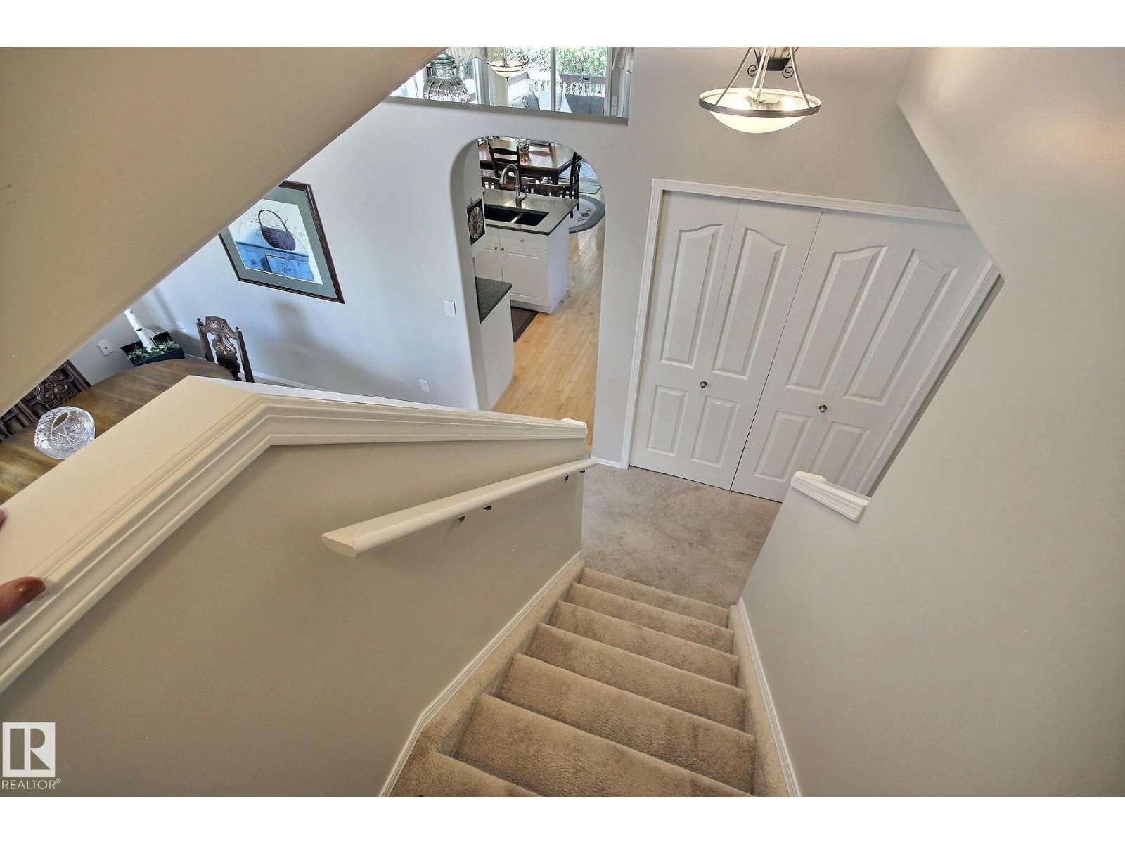 Photo 18 of 428 Rainbow Cr, Sherwood Park AB