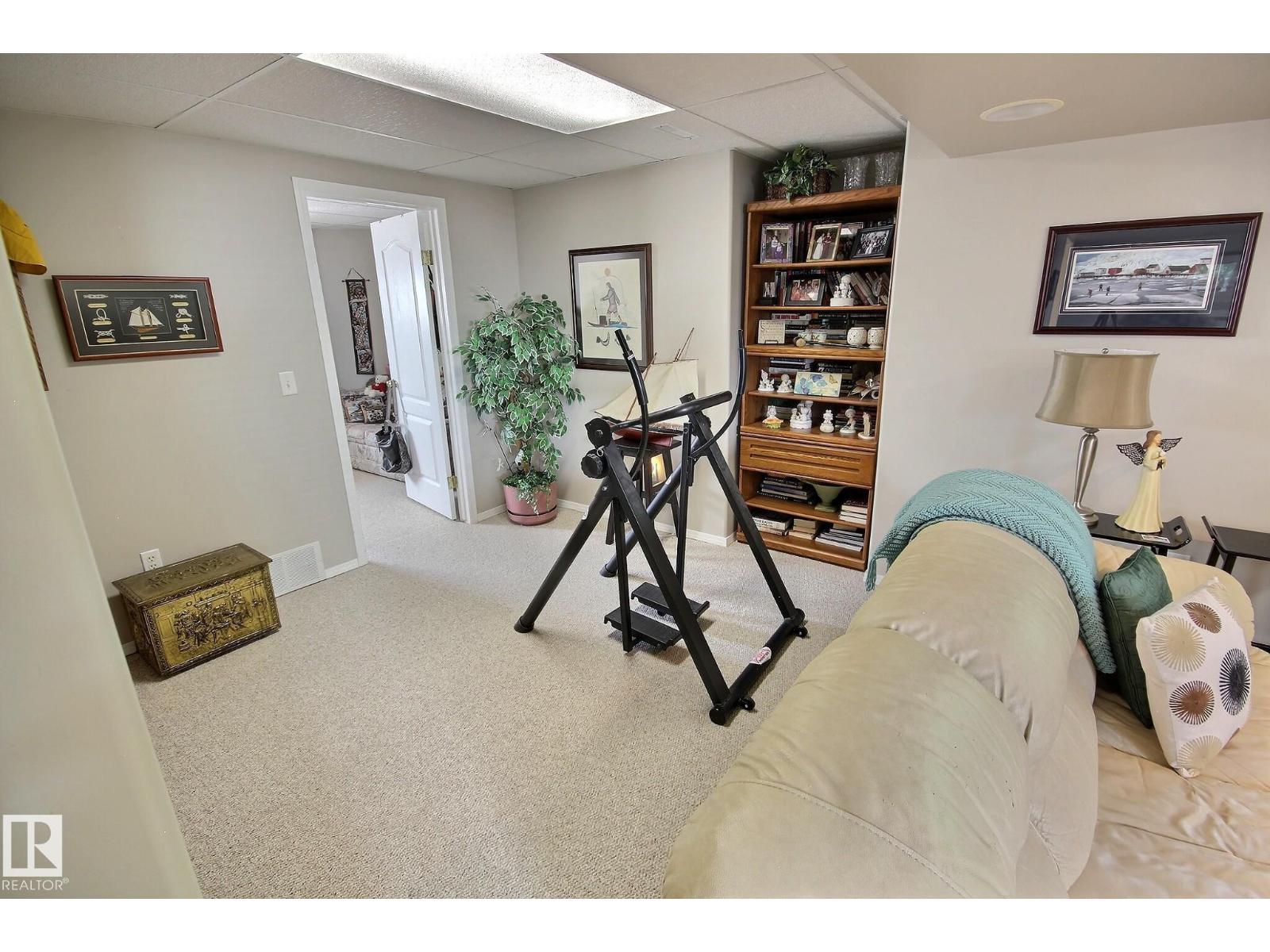 Photo 31 of 428 Rainbow Cr, Sherwood Park AB