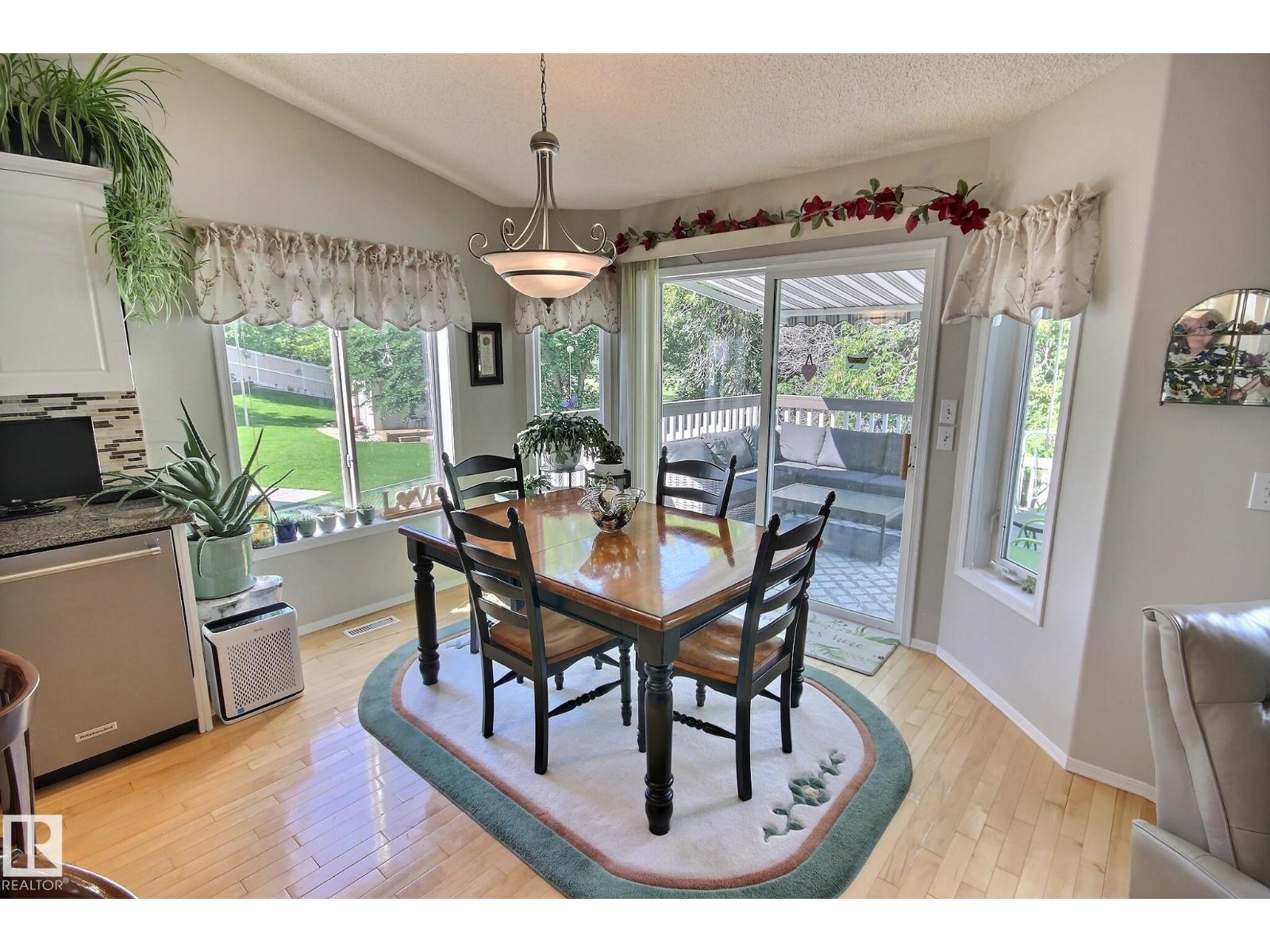 Photo 8 of 428 Rainbow Cr, Sherwood Park AB