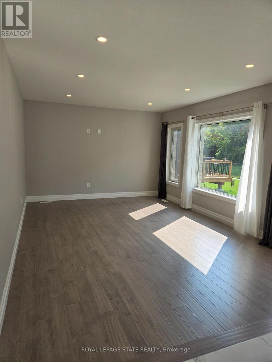 Photo 13 of 15 Dunning Way, St Thomas ON