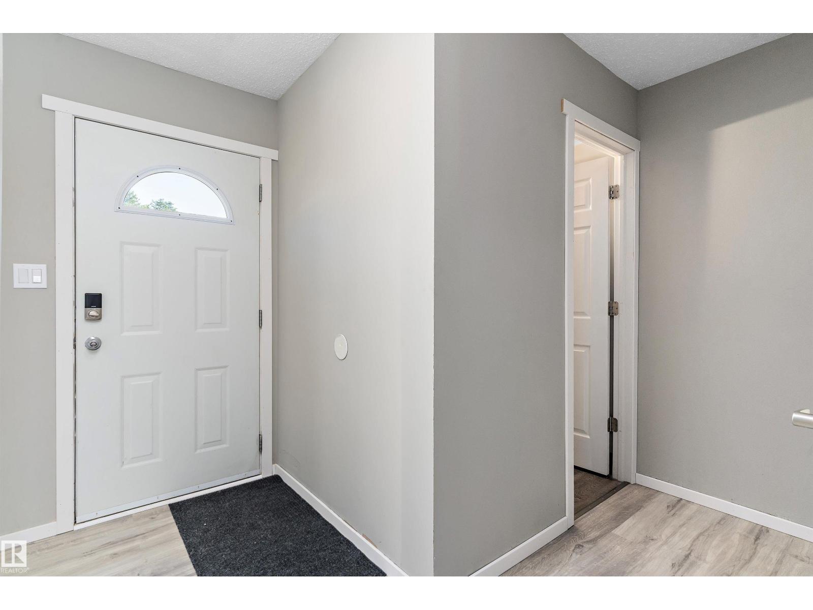 Photo 4 of 467 Dunluce Rd Nw, Edmonton AB