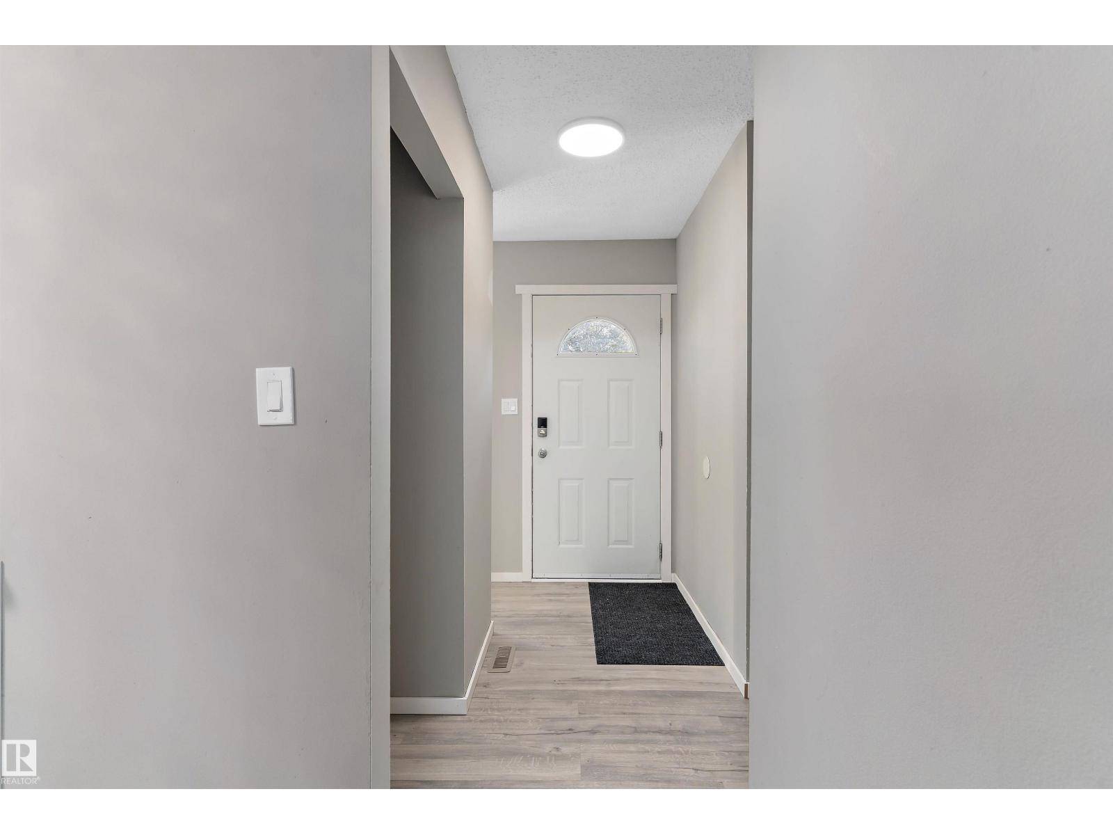 Photo 5 of 467 Dunluce Rd Nw, Edmonton AB
