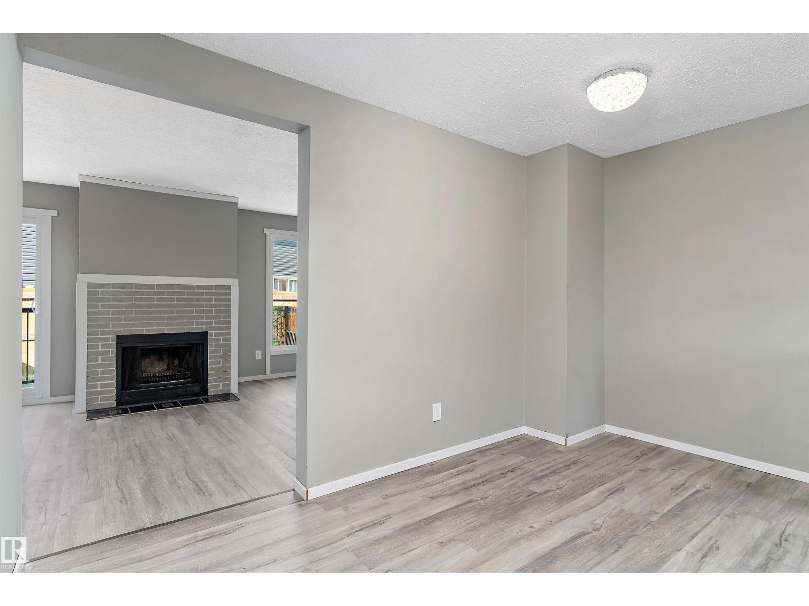 Photo 6 of 467 Dunluce Rd Nw, Edmonton AB