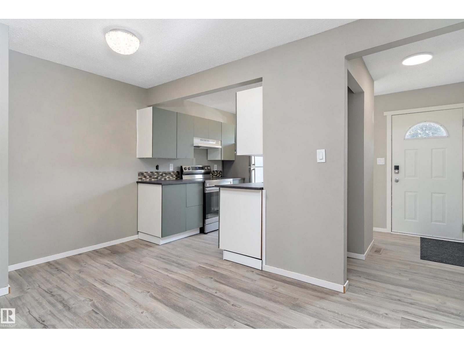 Photo 7 of 467 Dunluce Rd Nw, Edmonton AB