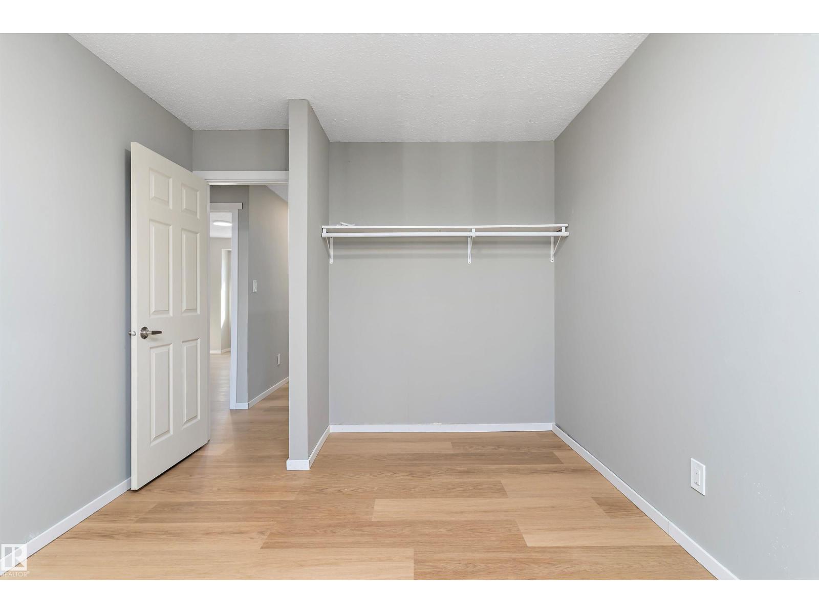 Photo 23 of 467 Dunluce Rd Nw, Edmonton AB