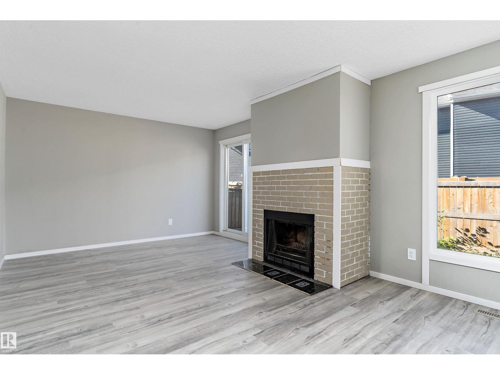 Photo 16 of 467 Dunluce Rd Nw, Edmonton AB