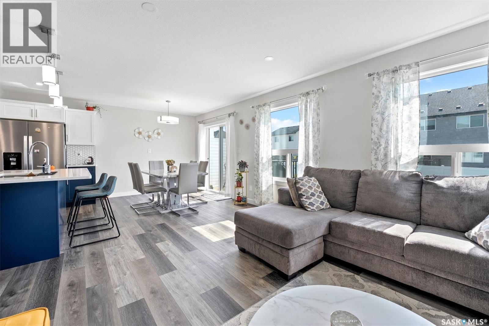 Photo 2 of 144 Tufts Way, Saskatoon SK