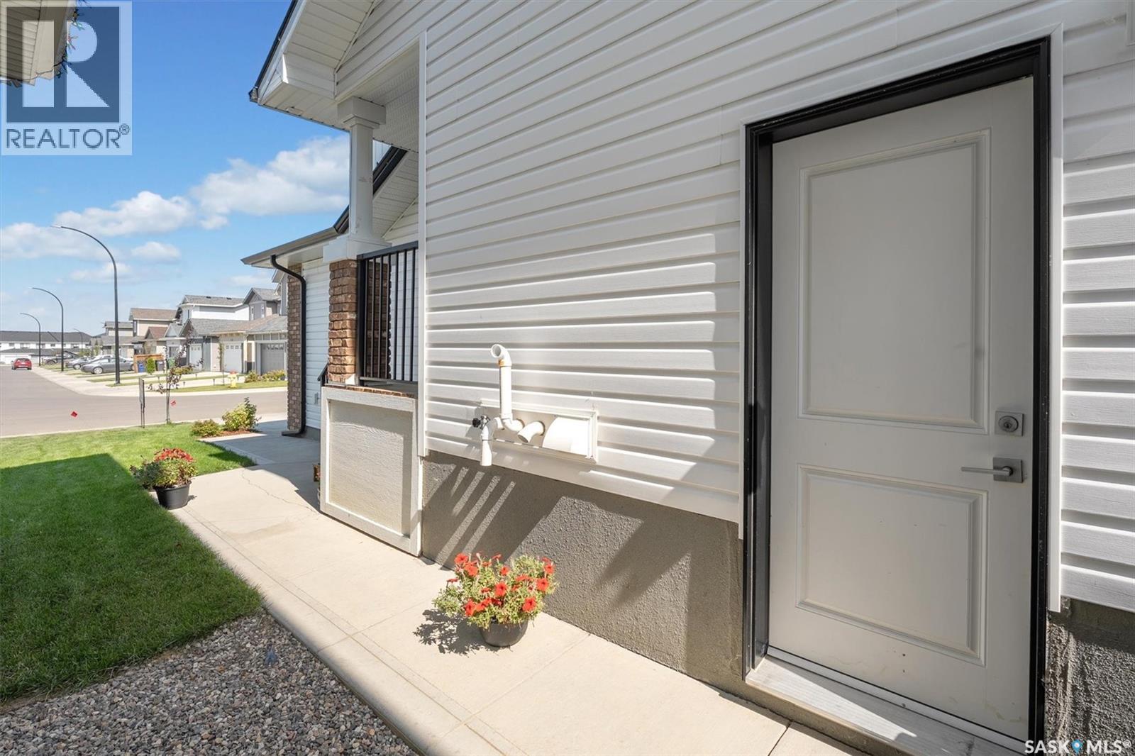Photo 39 of 144 Tufts Way, Saskatoon SK