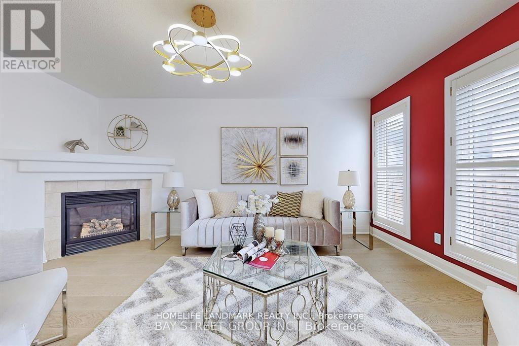 Photo 6 of 25 Tower Bridge Crescent S, Markham ON
