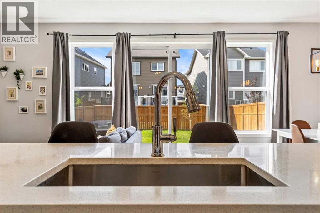 Photo 4 of 66 Magnolia Terrace Se, Calgary AB