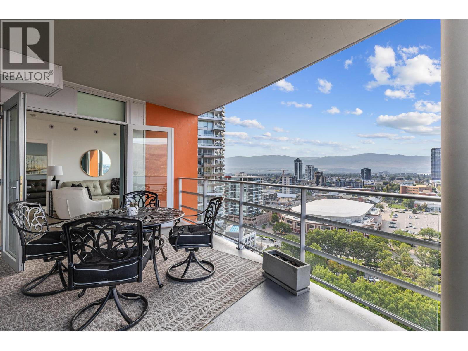 Photo 5 of 1151 Sunset Drive Unit 1701, Kelowna BC