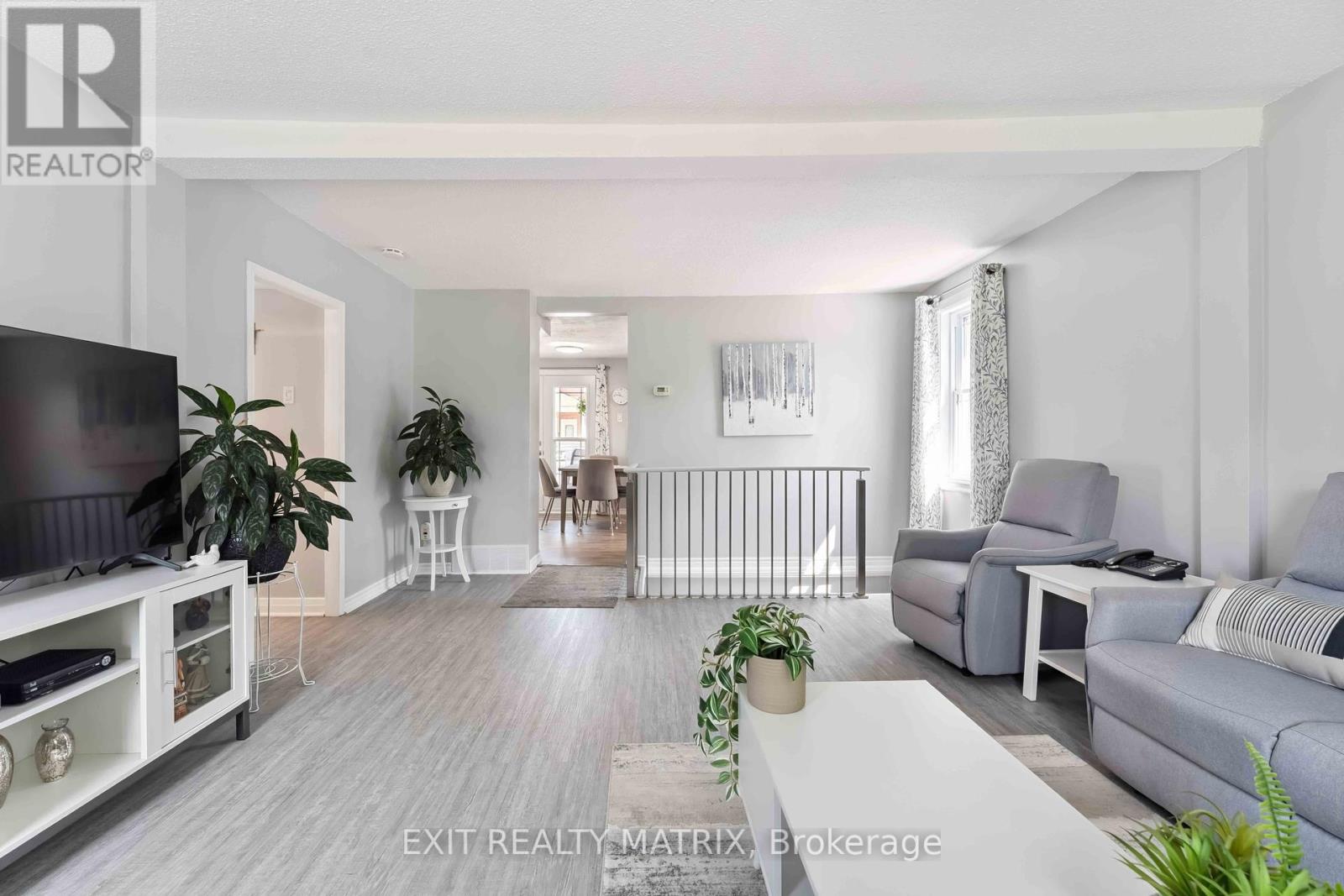 Photo 11 of 347 Shakespeare Street, Ottawa ON